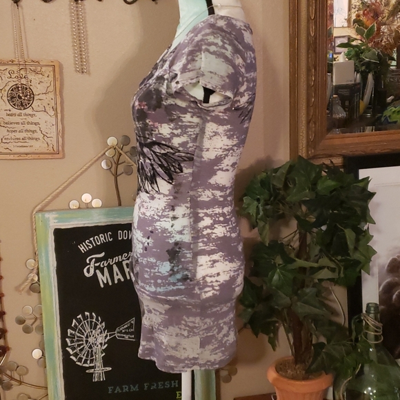 Vanity Graphic T-Shirt Size Medium - Picture 4 of 7